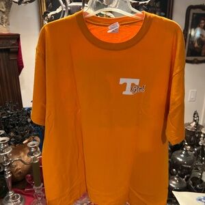 NIP Tennessee Lady Vols Size XL T-Shirt(Smokey)